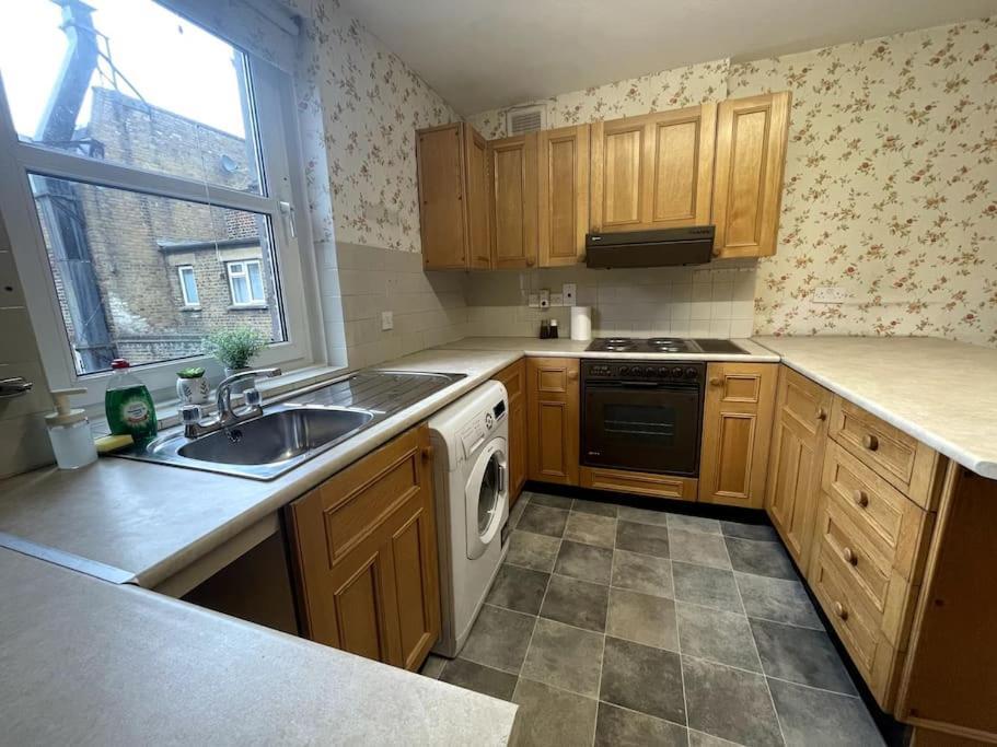 Appartement Old School Grandma London Experience ! Extérieur photo